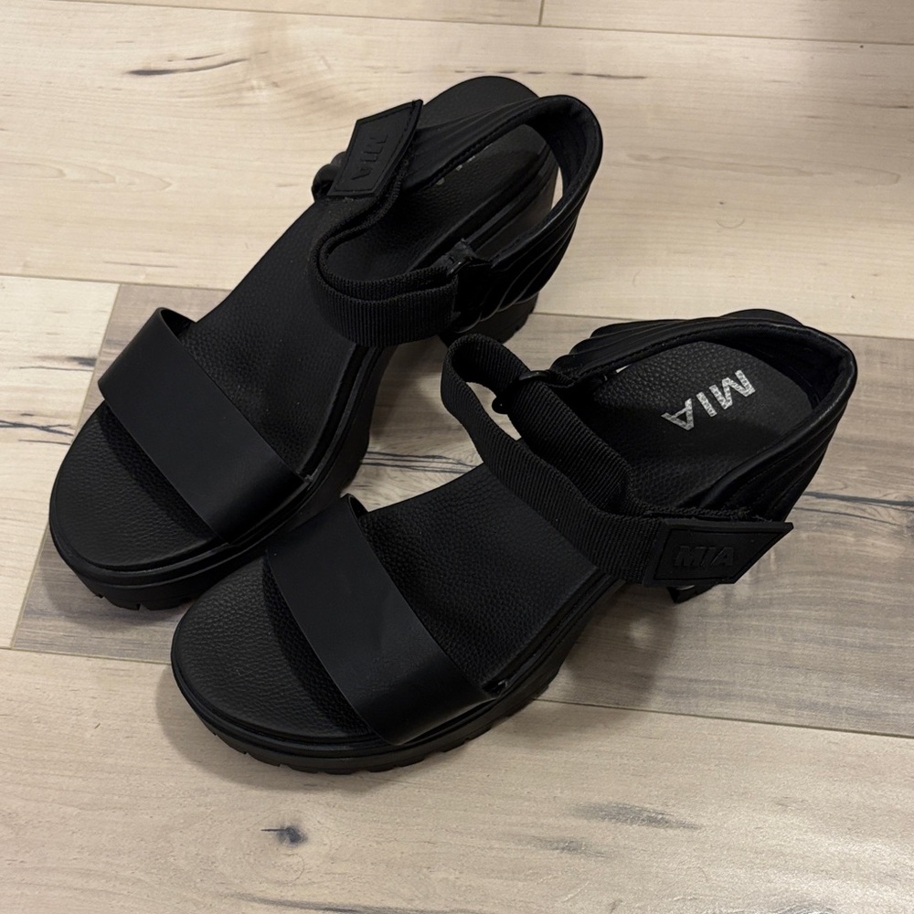 MIA Women's Ivelisse Classic Black Platform Sandals